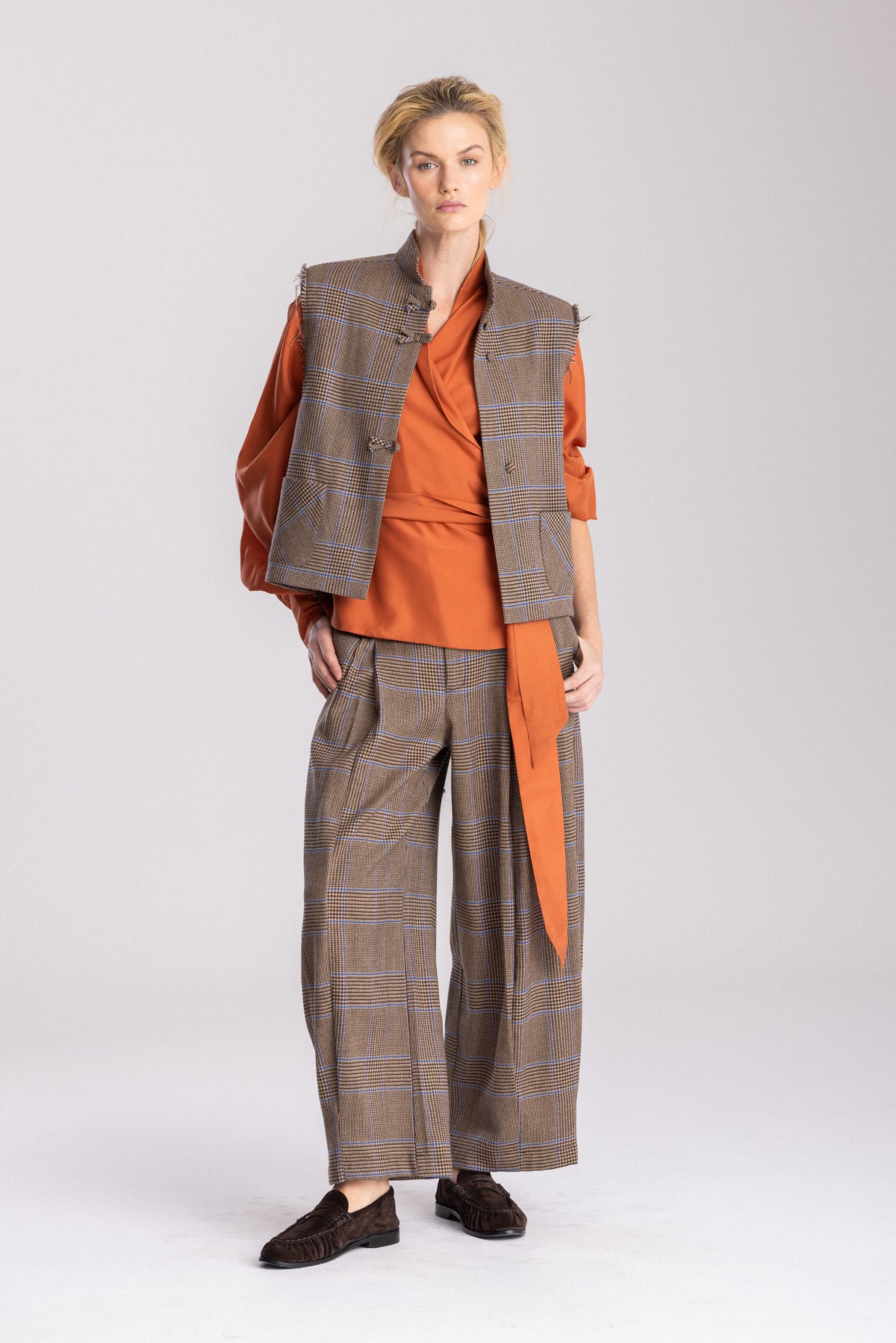 Bluzka Garu Wrap Terracotta, jedwab w kolorze terracotta, Jo.S